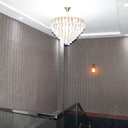 Hotel Gold Stone Kanpur Bagian luar foto
