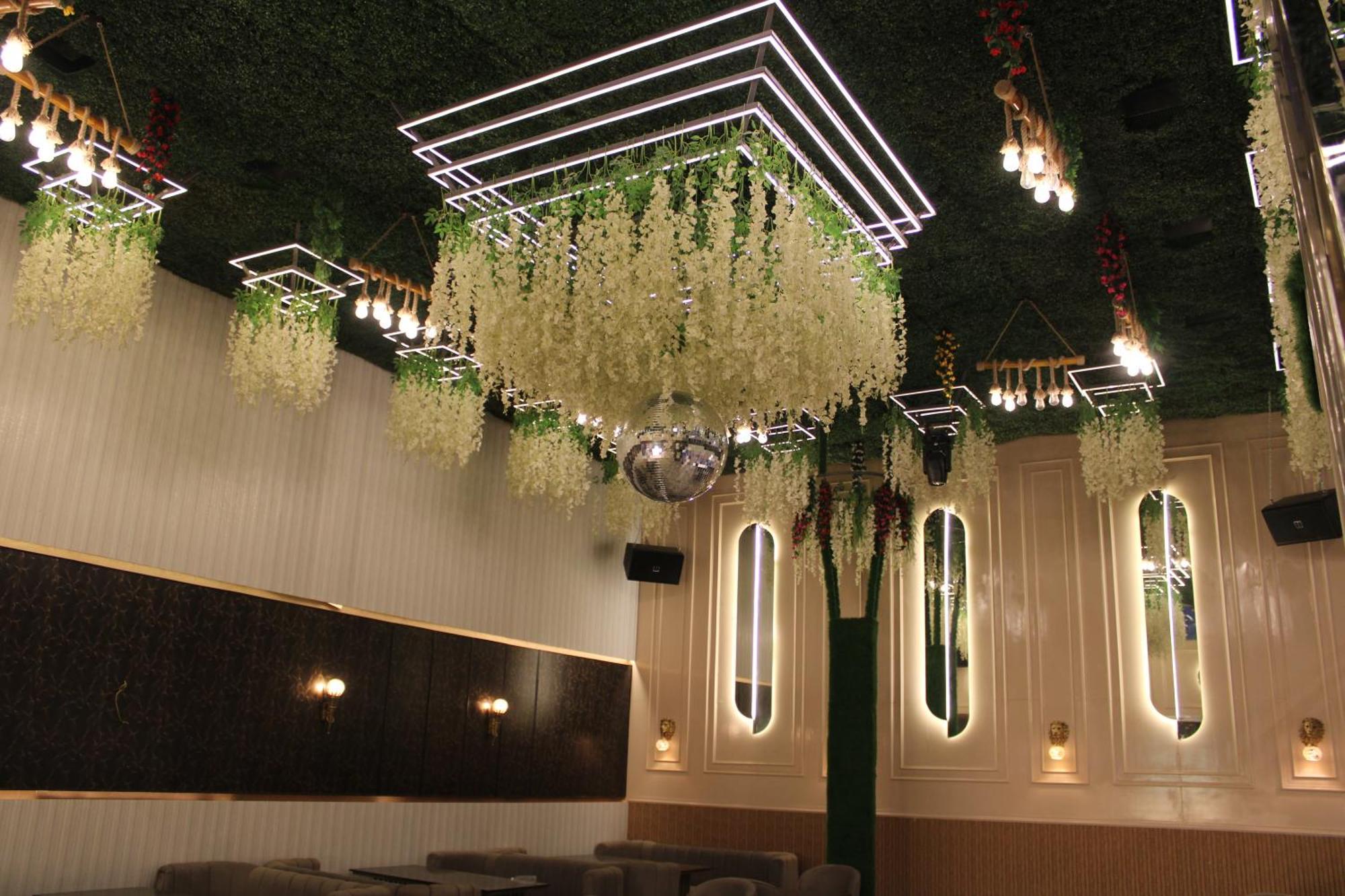 Hotel Gold Stone Kanpur Bagian luar foto